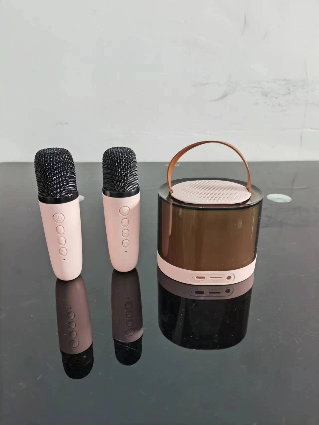 K52 completo LED de luz de audio Bluetooth portátil mini micrófono inalámbrico karaoke micrófono de audio traje transfronterizo