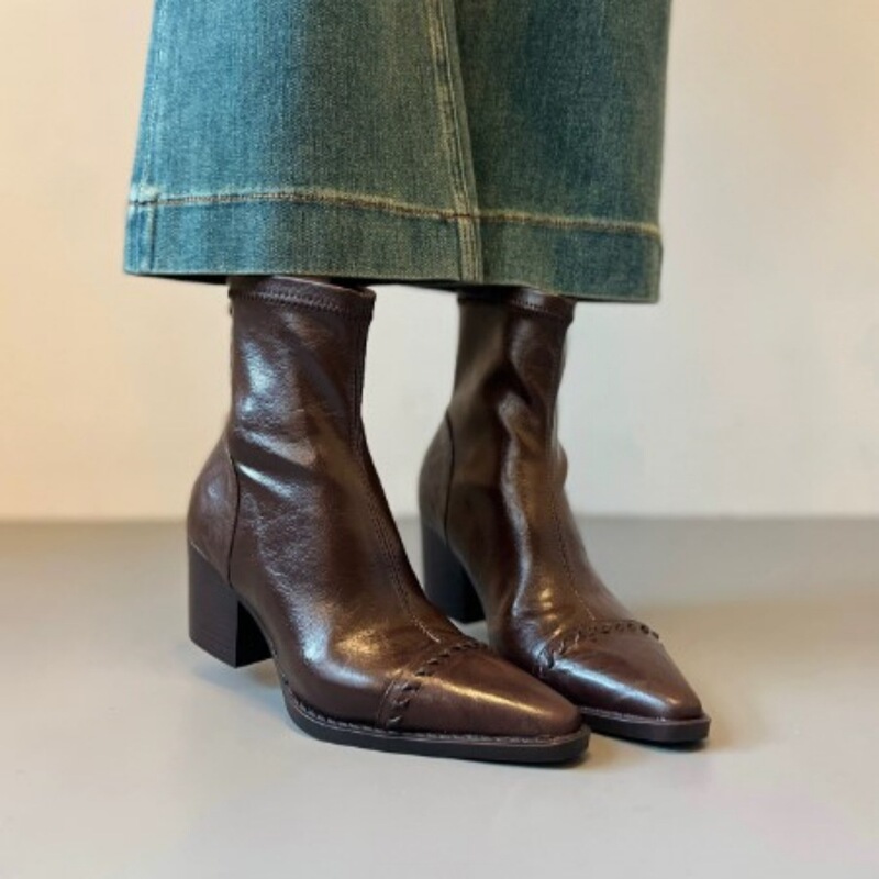 French-style retro western short boots for women, pointed toe, chunky heel, back zipper, stretchy soft leather boots, autumn and winter slim-fit boots French-style retro western short boots for women, pointed toe, chunky heel, back zipper, stretchy soft leather boots, autumn and winter slim-fit boots