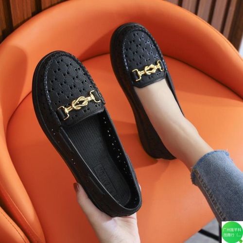Summer Thick Sole Open-Toe Women's Beach Shoes, Holes for Nurses, White Work Shoes for Pregnant Women, Soft Soles, Waterproof Mother's Shoes