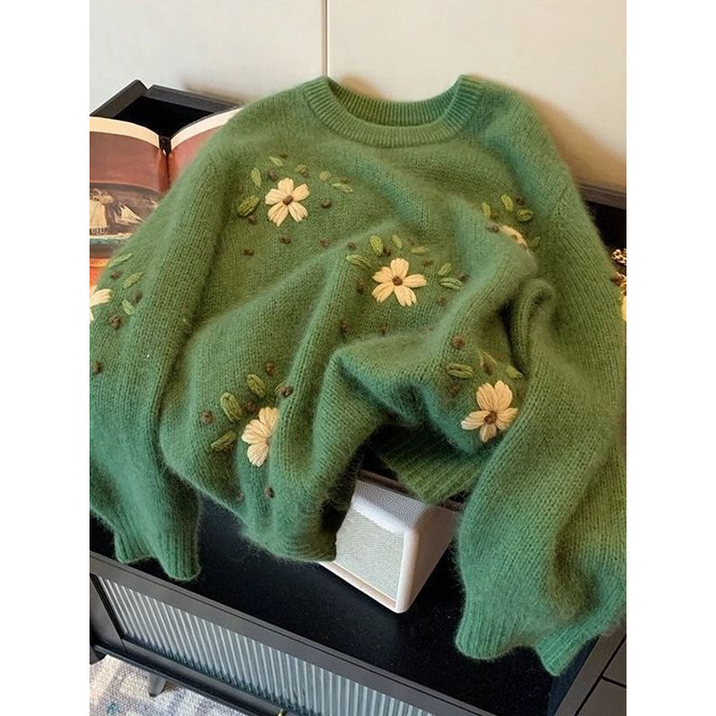 2025氛围感复古绿色碎花刺绣软糯毛衣女秋慵懒风针织上衣保暖均码