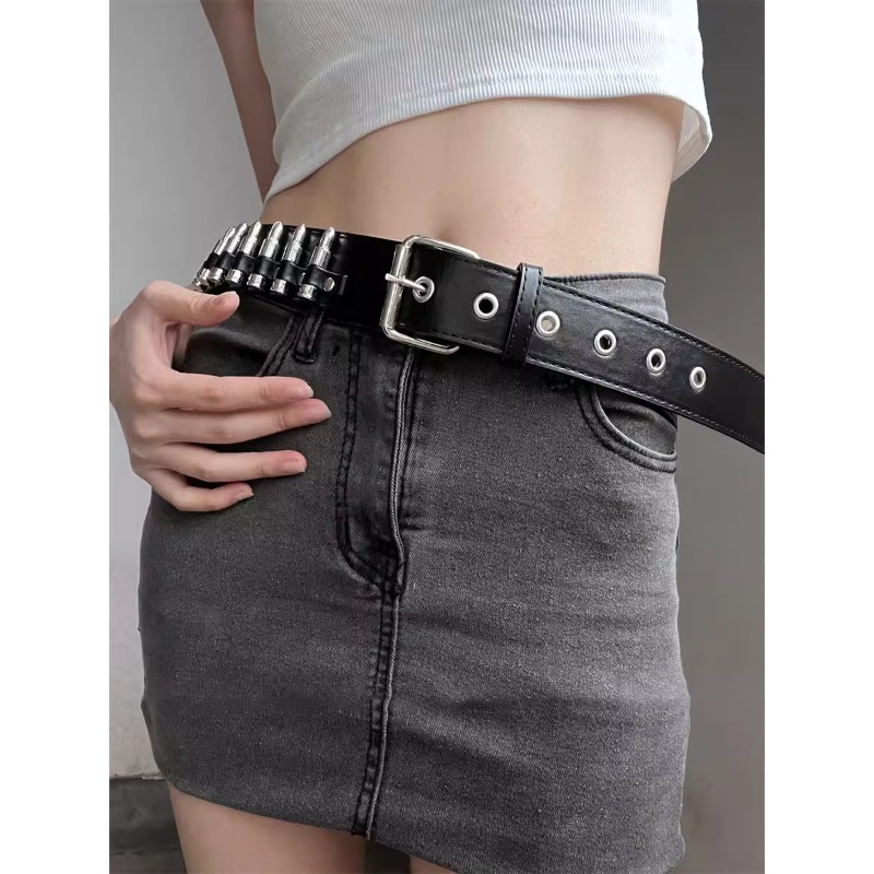 Nový cool subkulturní Y2k nýtovaný opasek s kuličkou, černý pikantní punkový personalizovaný pánský a dámský džínový dekorativní opasek_voghion.com