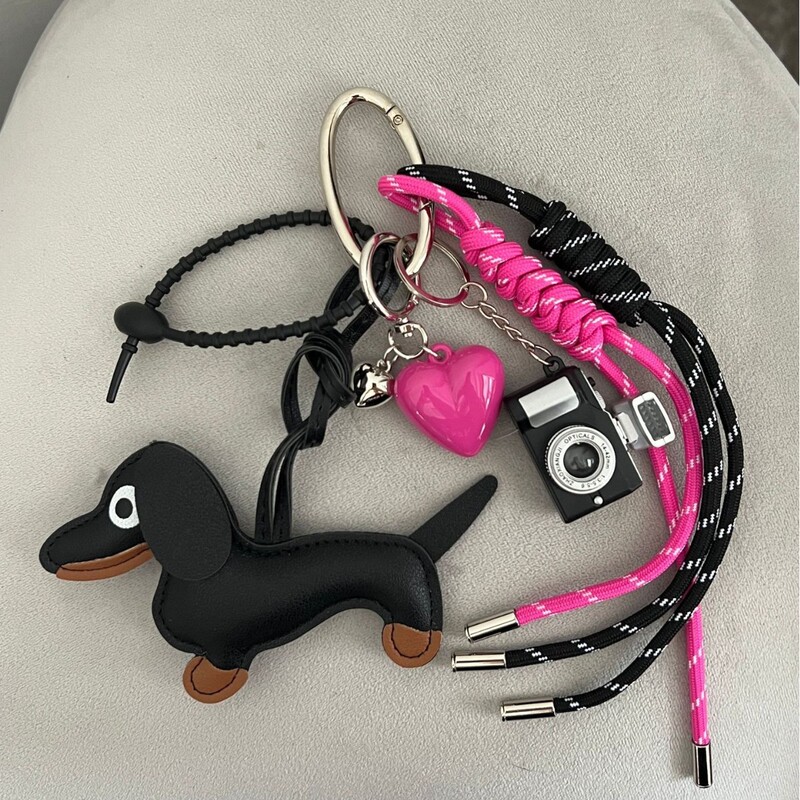 Design Inspired by Instagram Bloggers: Car Keychain, Bag Pendant, Miu-Style Handmade Dachshund Plush Toy Pendant with Bow Design Inspired by Instagram Bloggers: Car Keychain, Bag Pendant, Miu-Style Handmade Dachshund Plush Toy Pendant with Bow