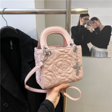 �ٴ��¿����r�������Ů�μ�б���������F�ٴ�Ů�������e�L
