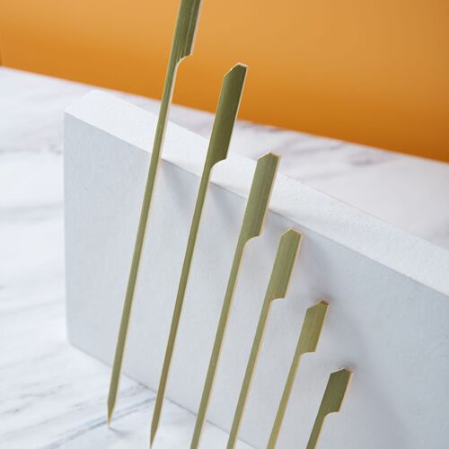 Green leather iron cannon skewers square pole disposable Oden skewers spicy hot skewers fragrant Bobo chicken bamboo skewers barbecue skewers