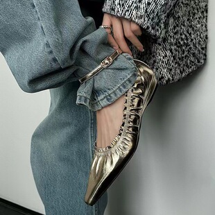 �W��С�������L�ް���ɫ������Ьһ�֎�С���^�¸��ɴ���Ь��ȹ��