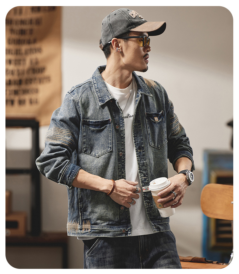 Herr jeansjacka i lyxig bikerstil med broderier_voghion.com