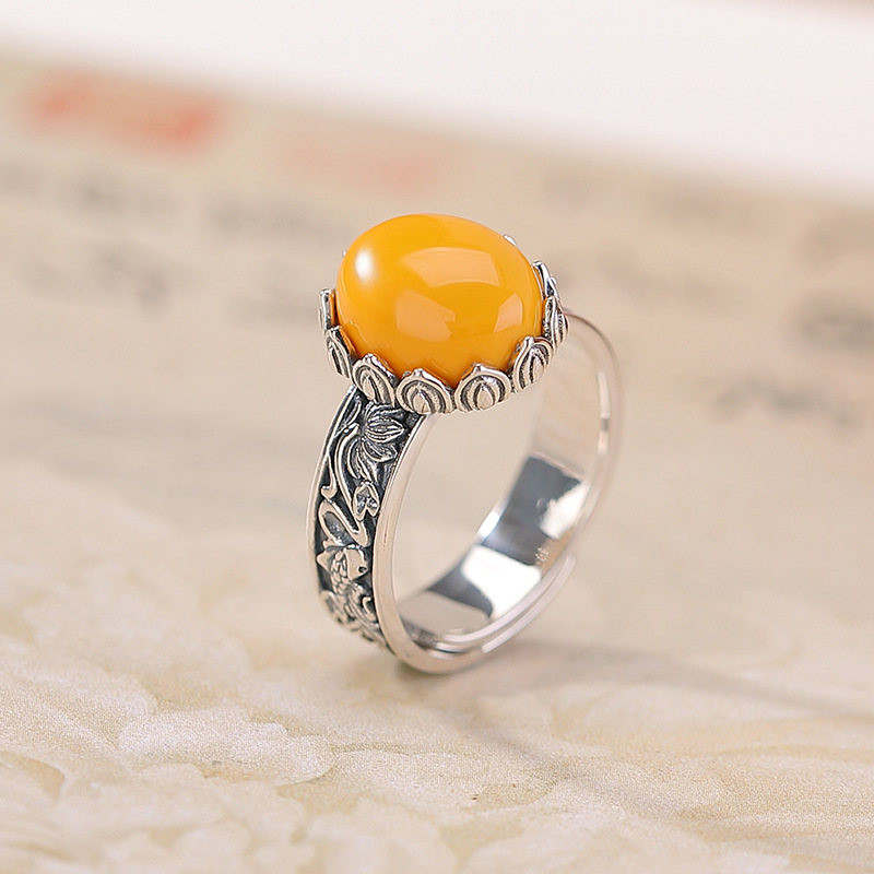 Nhẫn bạc S925 đính cabochon hổ phách máu hình cá chép sen phong cách vintage dân tộc — Mô hình sáp ong