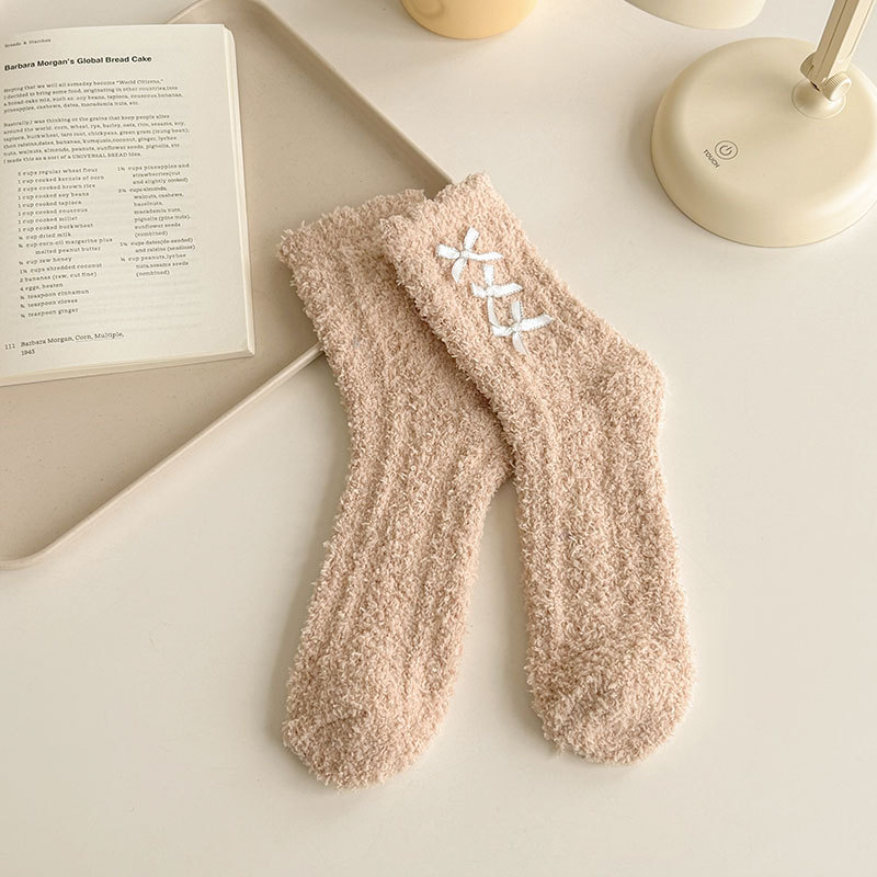 Uudet talviset korallifleecesukat, paksut lämpimät naisten lattiasukat, nukkaamattomat puolisamettisukat, pyyhesukat_voghion.com