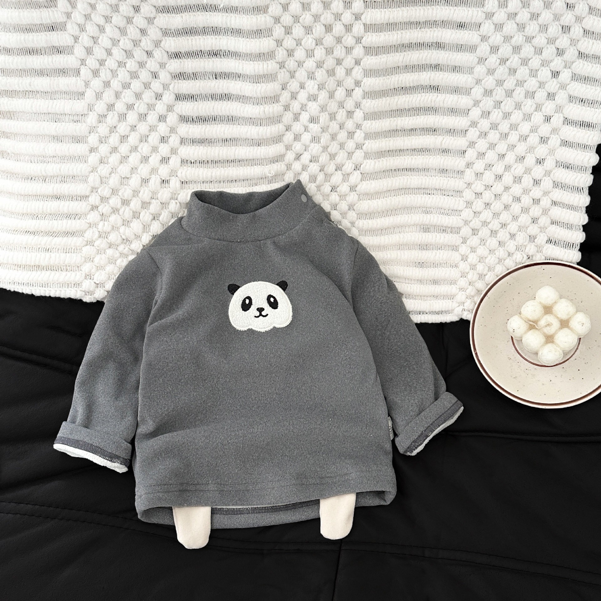 Camisa de fondo gris