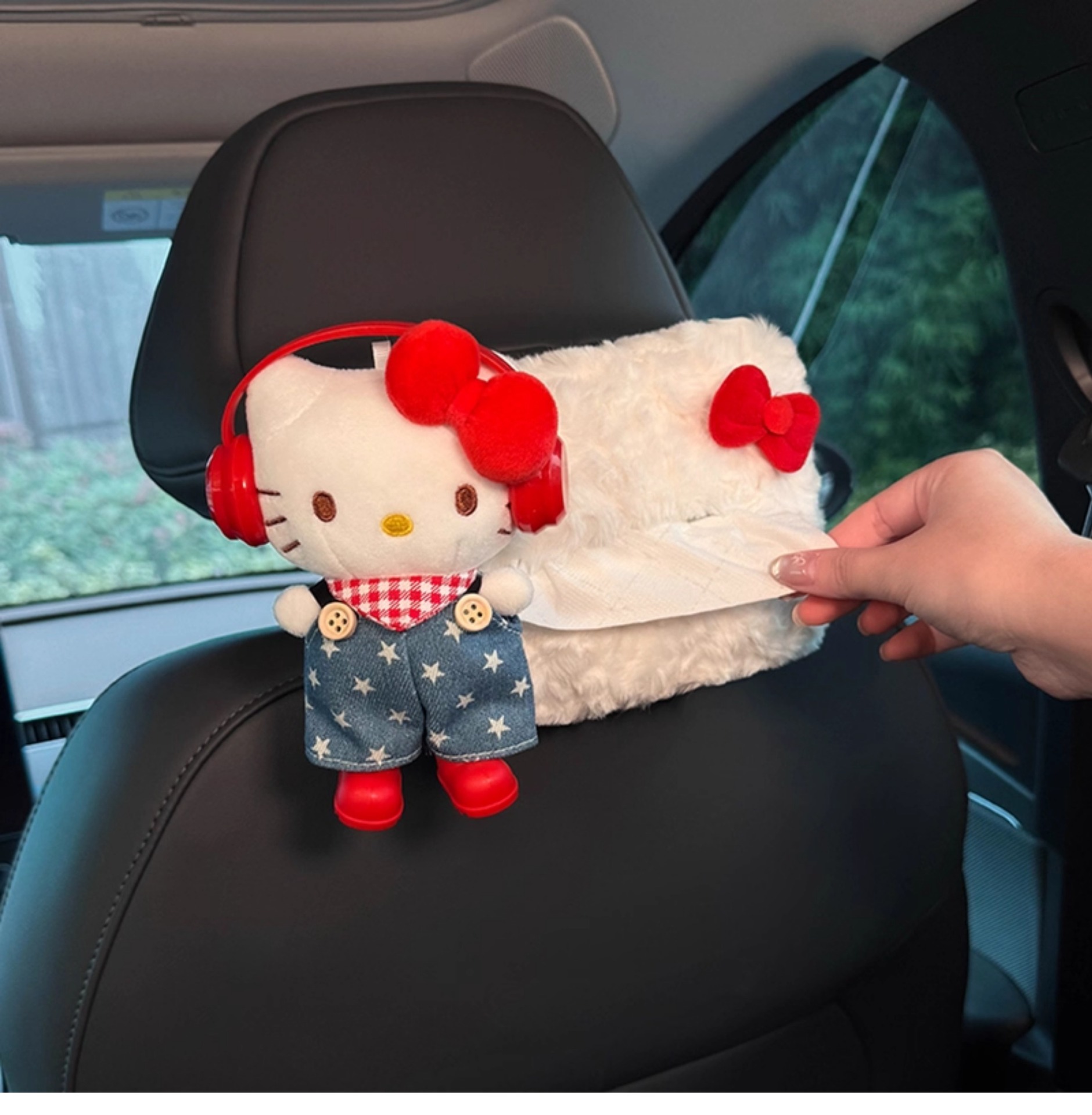 Car Tissue Box, 2026 New Model, Hanging Type for Car Rear Headrest, High-End Style, Popular among Influencers