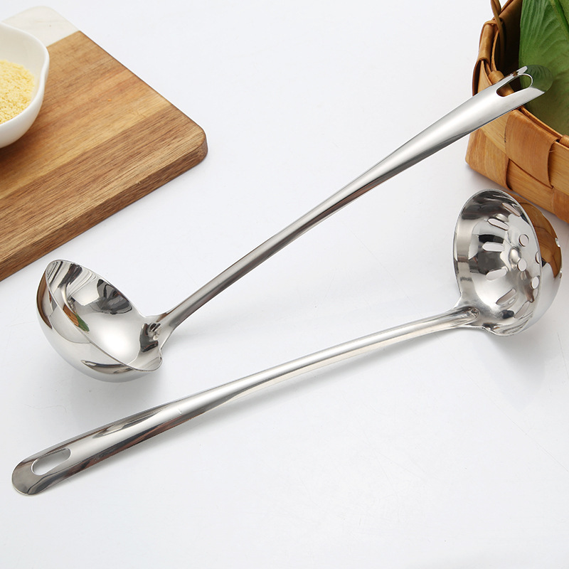 Cuchara de olla caliente, cuchara de acero inoxidable de mango largo engrosado, colador, vajilla de cocina, cuchara de sopa y papilla, juego de mango largo al por mayor