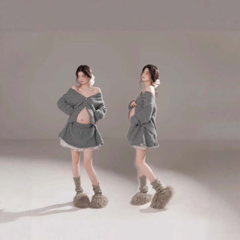 Photo Studio Autumn and Winter New Photo Studio Pregnant Women Photo Clothing Cute Little Fresh Lazy Korean Gray Sweater Suit