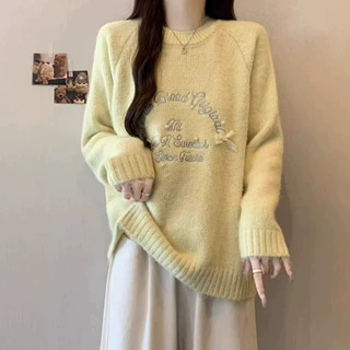 韩系字母刺绣珍珠蝴蝶结圆领毛衣女秋冬软糯宽松慵懒风套头针织衫