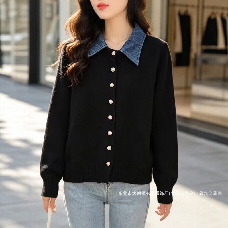 Stylish two-piece denim knit jacket, versatile sweater, knit cardigan, and knit jacket with a contrasting collar Stylish two-piece denim knit jacket, versatile sweater, knit cardigan, and knit jacket with a contrasting collar
