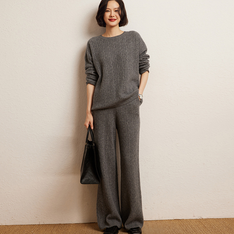 Qadın toxunma sviter və geniş şalvar dəsti, yumşaq cashmere