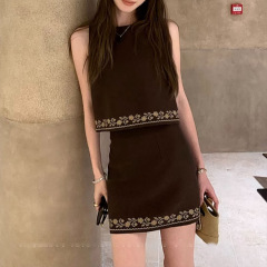 可露麗刺繍語・ファッション気質夏ノースリーブチョッキショートスカートセット女性2点セット