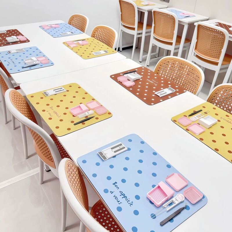 Korean-style polka dot table mat, water-absorbent, quick-drying, non-slip mat, diatomite mat, wear-resistant, can be cut to size, desktop protection mat Korean-style polka dot table mat, water-absorbent, quick-drying, non-slip mat, diatomite mat, wear-resistant, can be cut to size, desktop protection mat