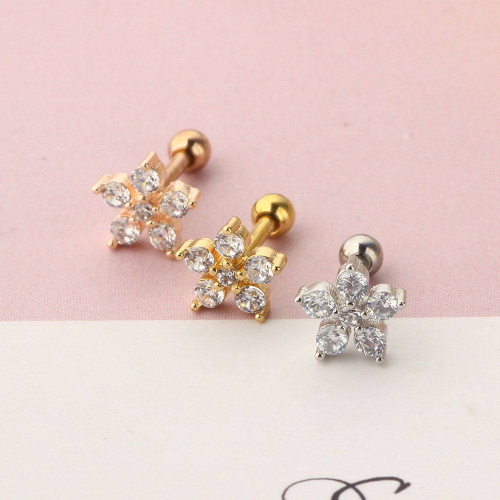 16G labret stud size and finish detail