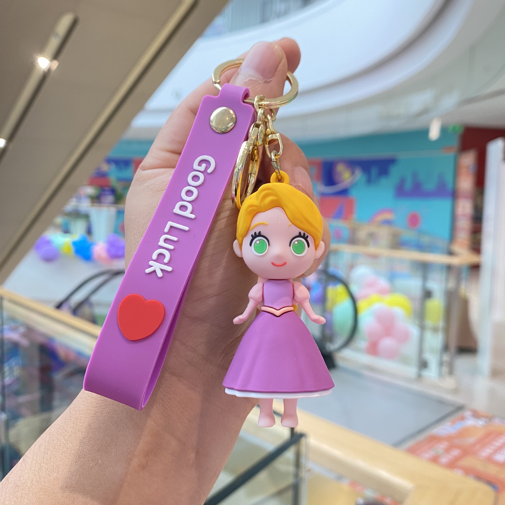 Congelado blanco nieve llavero coche mochila colgante lindo muñeca máquina pequeño regalo al por mayor