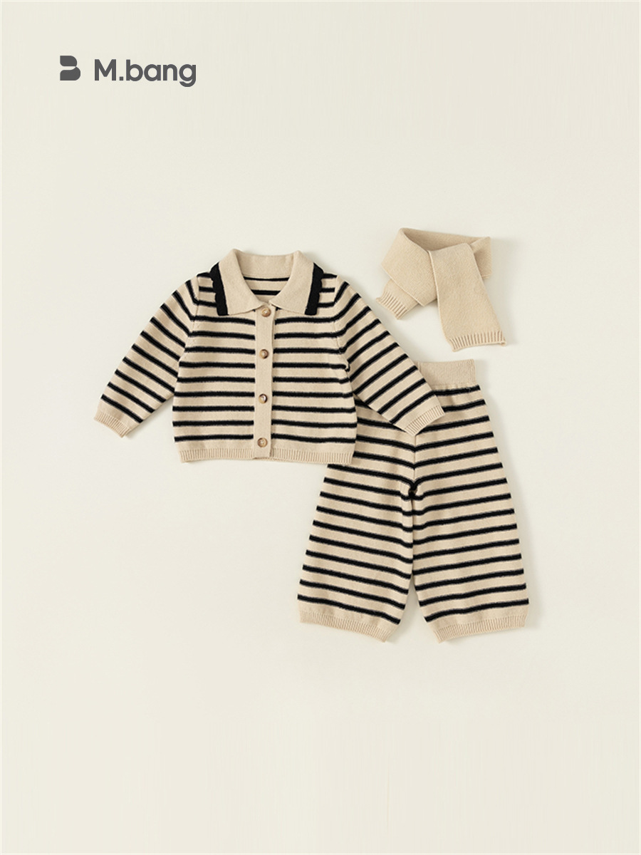 Conjunto de ropa infantil Bangxuan para primavera y otoño, conjunto de tres piezas de punto a rayas para niñas con cuello, suéter para bebé, ropa moderna para niños pequeños.