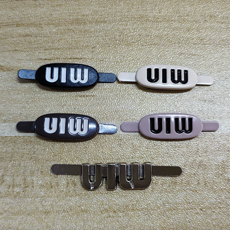 Фабрика прямая новая сплошная цветная буква с табличкой с табличкой с надписью на рюкзаке