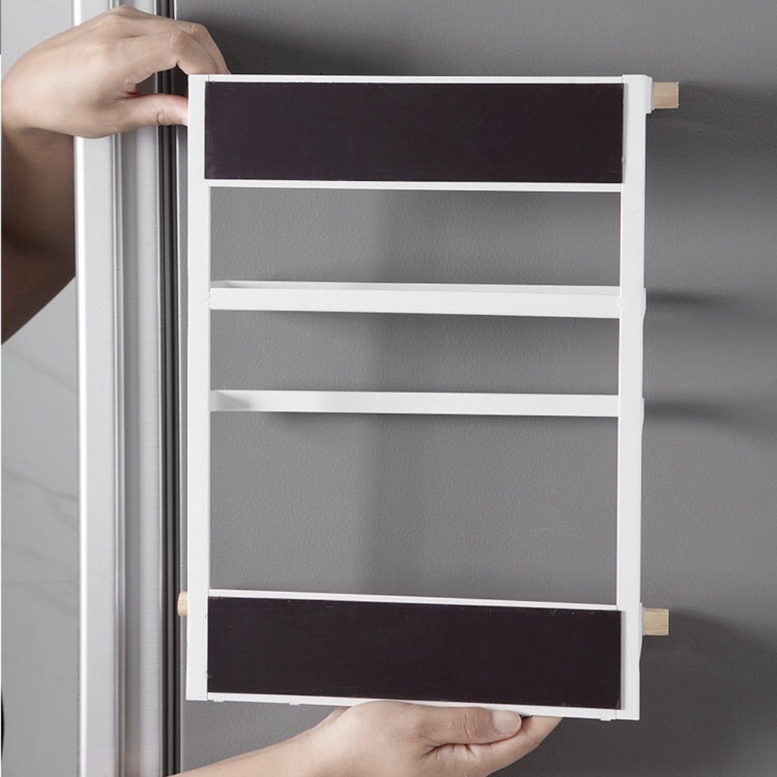 Fábrica de una pieza magnética refrigerador estante lado colgando tejido estante cocina estante de almacenamiento de condimento botella almacenamiento rack hierro