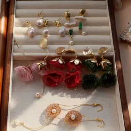耳环;项链;手链
