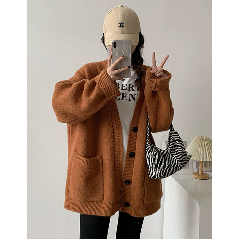 Ленивый стильный мягкий клейкий толстый свитер женский свободный 2024 новый весенне-осенний вязаный кардиган с V-образным вырезом и большими карманами