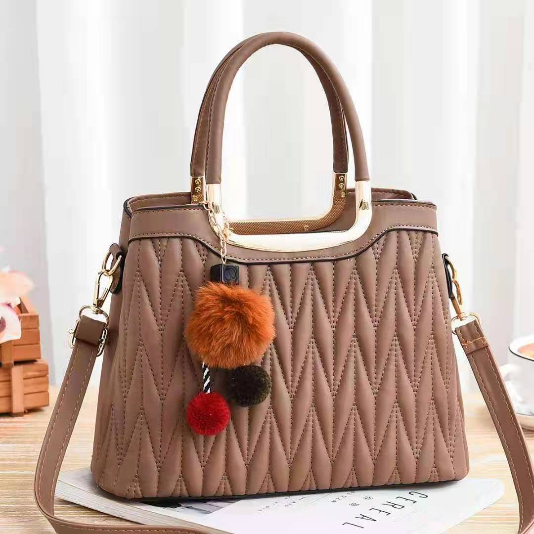 Large-Capacity Lady Messenger Bag 2