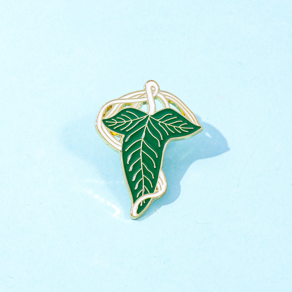 European and American Film and Television Character Props Metal Badges Lord of the Rings Elf Leaves Green Leaf Alloy Brooch Accessories Pin