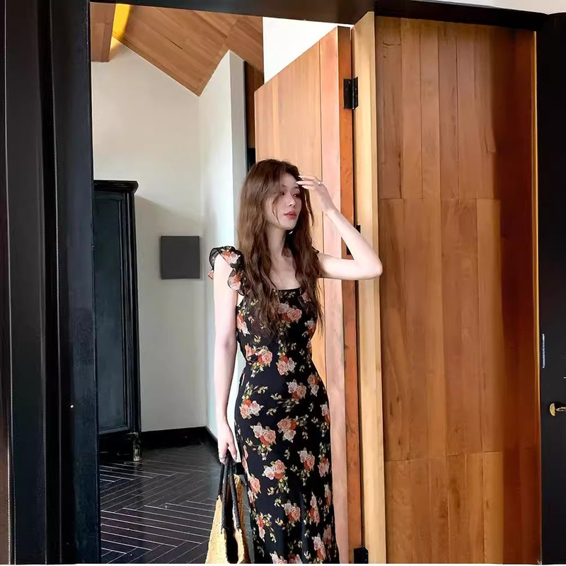 French-Style Vintage Floral Dress for Women, Summer 2026 New Design with Flutter Sleeves, Waist-Cinching, Slimming, Long Dress French-Style Vintage Floral Dress for Women, Summer 2026 New Design with Flutter Sleeves, Waist-Cinching, Slimming, Long Dress
