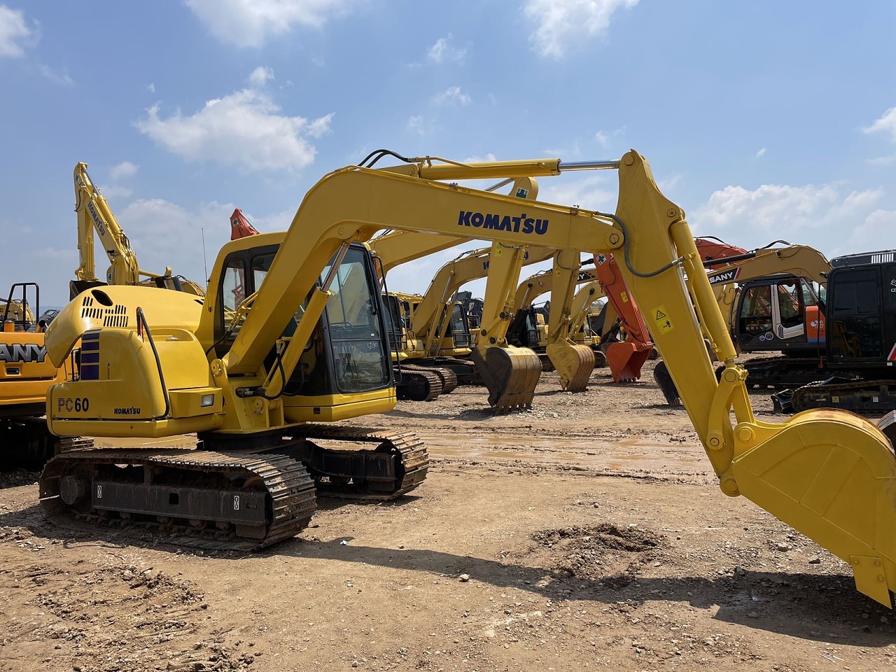 Precio de hoy 38,000 usados 60 - 8 y 56 excavadora Komatsu exportación de comercio exterior
