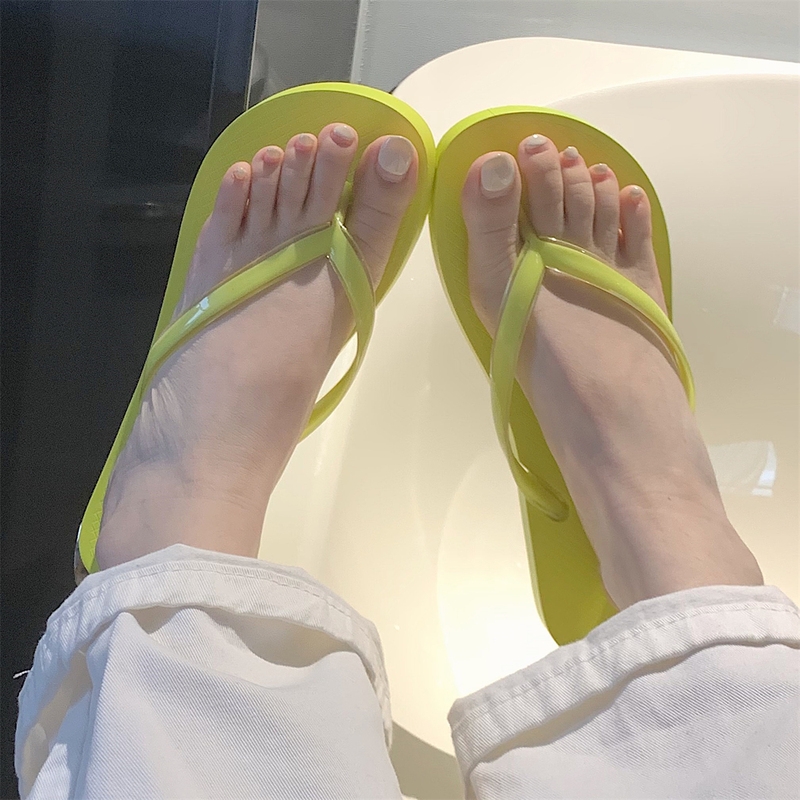 Summer Ins Style Casual Simple Jelly Flip-Flops Seaside Vacation Non-Slip Soft Bottom Beach Flip-Flops for Women Summer Ins Style Casual Simple Jelly Flip-Flops Seaside Vacation Non-Slip Soft Bottom Beach Flip-Flops for Women