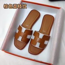 TB-�F؛�⴩һ���Ϻ�߅ɳ���r��ŮЬ�W��վ�������Q���lh����ЬŮ