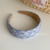 Blue and white line concave and convex lattice hoop