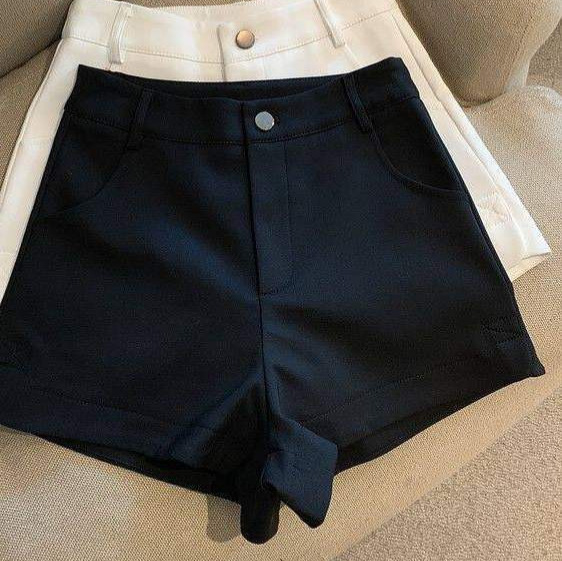 Black High-Waisted Slit Shorts for Women, New Spring/Summer Versatile Casual Hot Pants, Slim-Fit Design, Hip-Hugging Pants for Commuting