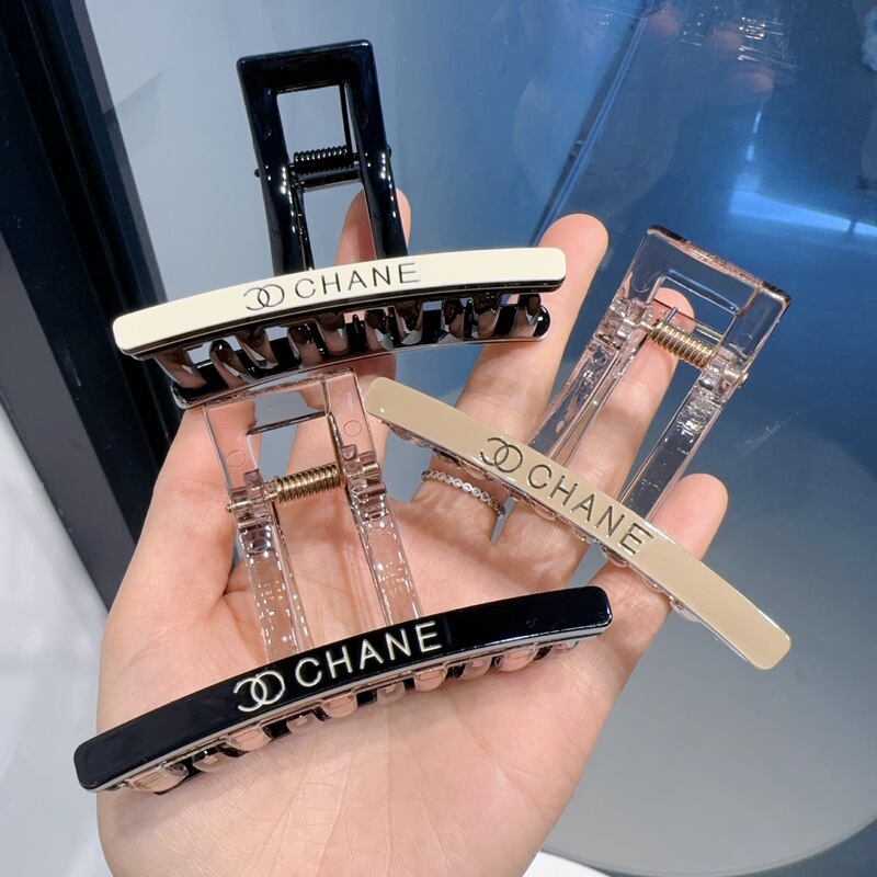 Korean Style Advanced Sense Simple Letter Grab Clip Elegant Hair Volume Multi-coil Shark Clip Fashion Western Style Back Head Hair Korean Style Advanced Sense Simple Letter Grab Clip Elegant Hair Volume Multi-coil Shark Clip Fashion Western Style Back Head Hair