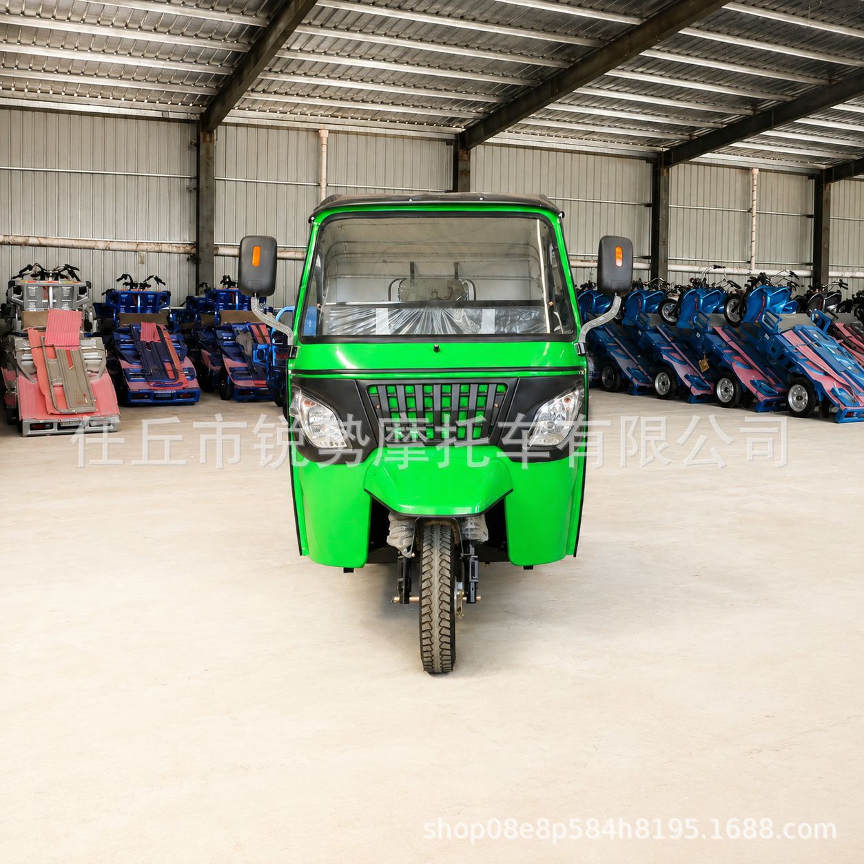 Three-wheeled motorbike with canopy for passenger transport, Southeast Asian cross-border TUK-TUK passenger transport three-wheeled motorbike, fuel-powered