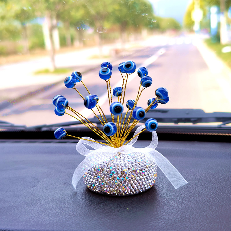 하늘 전체에 푸른 눈