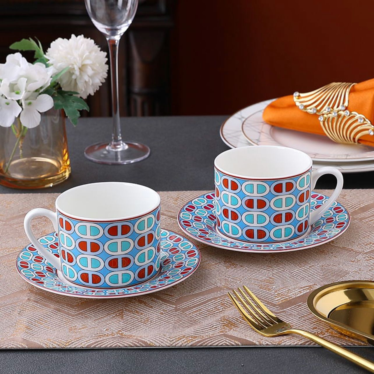 Corte europea transfronteriza retrógrada taza de café de porcelana casera doble taza de plato taza de cerámica taza de té de la tarde pareja