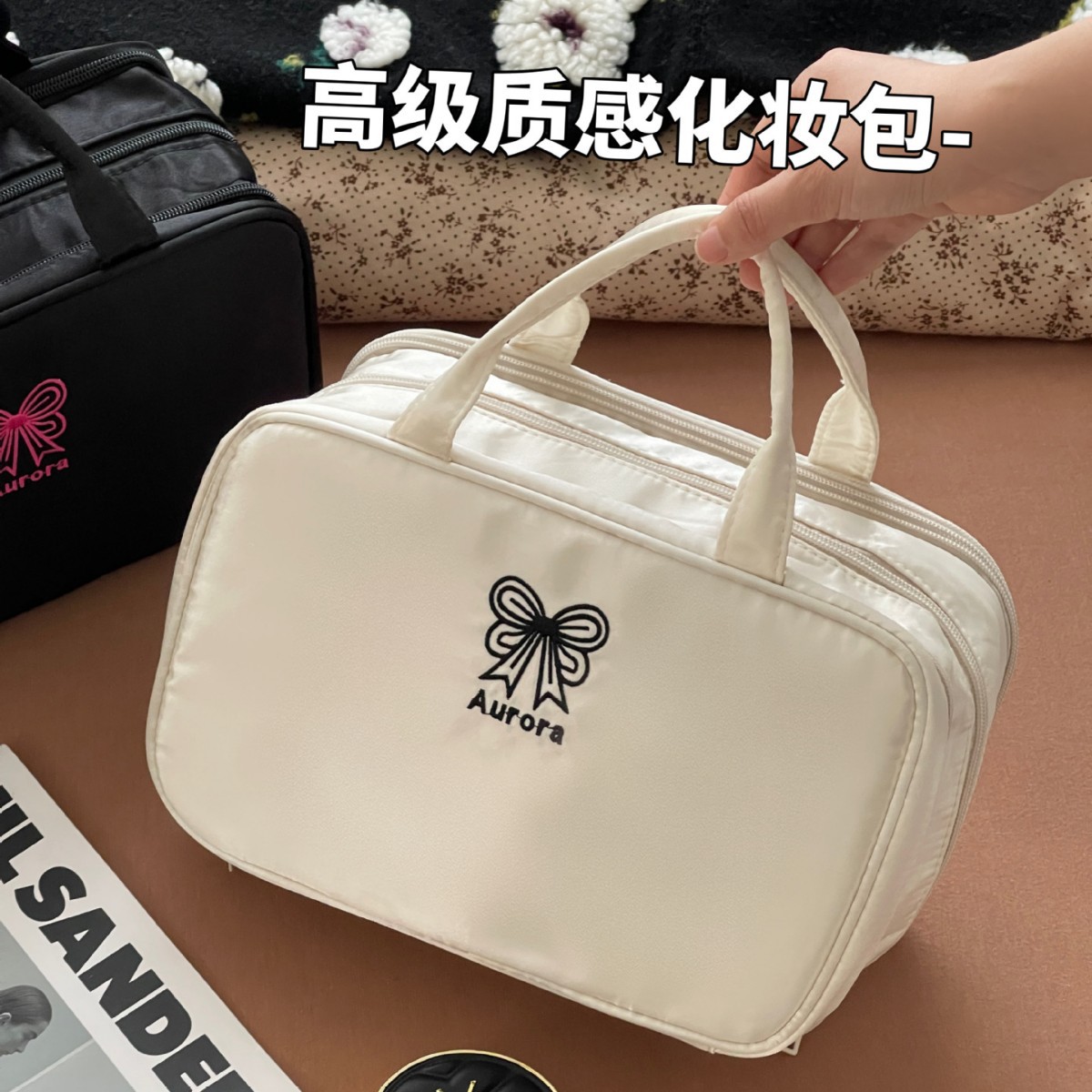 Nueva bolsa de maquillaje de tres capas de arco de gran capacidad portátil para viajar y lavar las manos, almacenar cosméticos portátiles