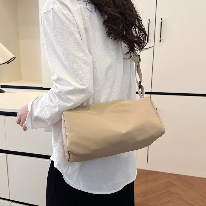 尼龙大容量包包女轻便运动新款潮时尚休闲百搭单肩腋下软面斜挎包