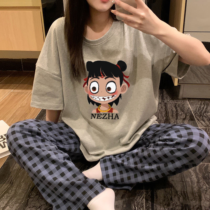 짧고 긴 회색 나타