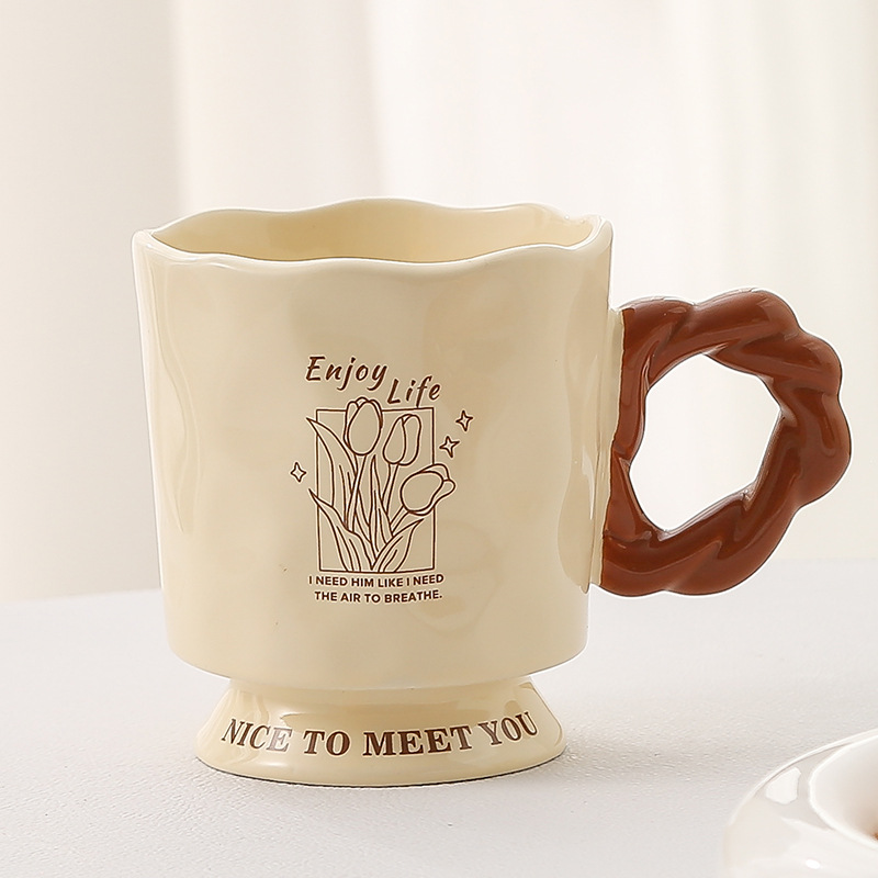 Taza de cerámica de estilo crema Taza de regalo de mano Taza de agua de oficina creativa Taza de café Mujer de alto valor