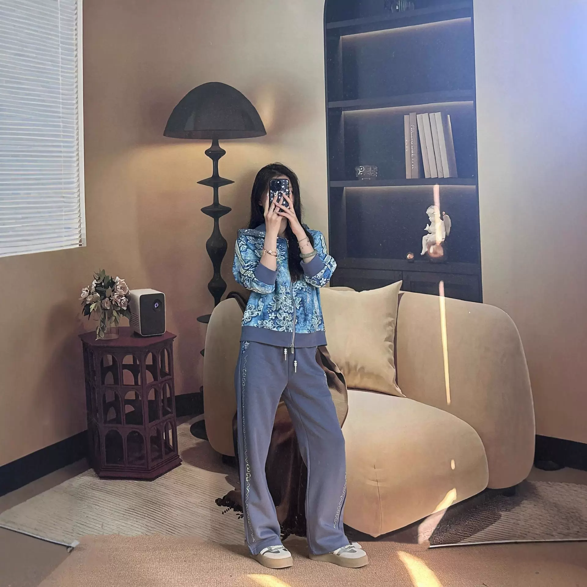 蓝色时尚印花女装秋季套装高级感花卉图案气质秋装连帽外套俩件套