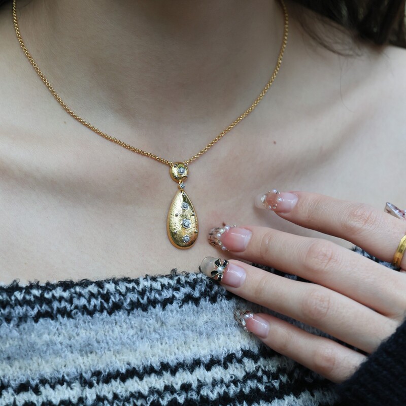 Pitou Pendant Brushed Ins Hollow Teardrop Necklace for Women 18K Gold Inlaid with Diamonds Clavicle Chain Light Luxury Chanel Style
