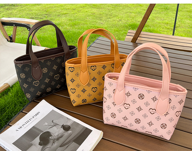 Women's Small PVC Printing Vintage Style Classic Style Zipper Bucket Bag display picture 16