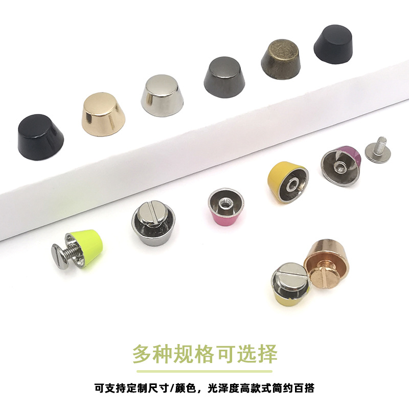 Los fabricantes de origen venden al por mayor aleación de bricolaje en forma de cubo de remachado en lugar de equipaje clavo inferior antidesgaste fuente transfronteriza clavo superior plano