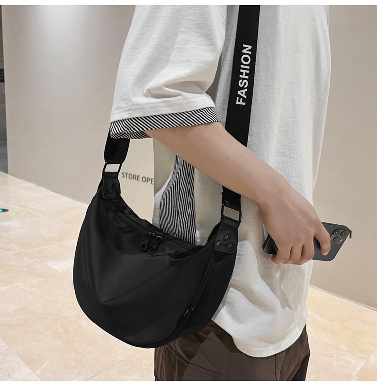 ins Simple nylon fabric crossbody bag for women 2023 new Korean style fashionable single-shoulder dumpling bag for students, trendy single-shoulder bag undefined