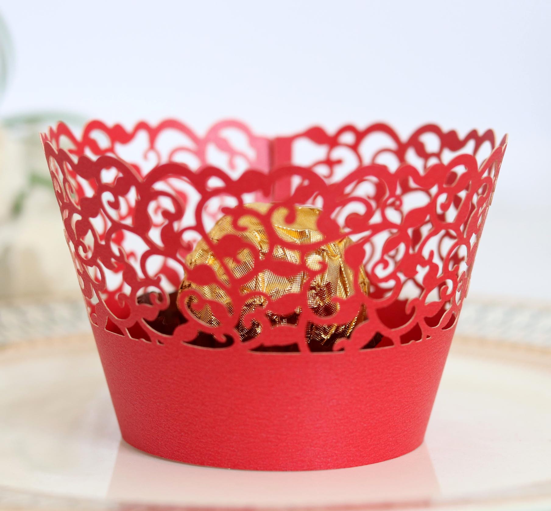 婚宴派对装饰烘焙包装蛋糕纸杯 镂空围边白色花边纸杯 厂家批发